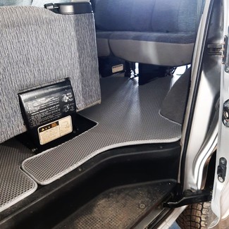 Коврики на Mitsubishi Delica 4 1994 - 2007 в Саранске