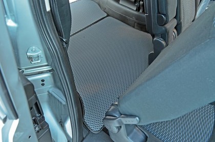 Коврики на Nissan Serena (C26) 2010 - 2016 в Саранске