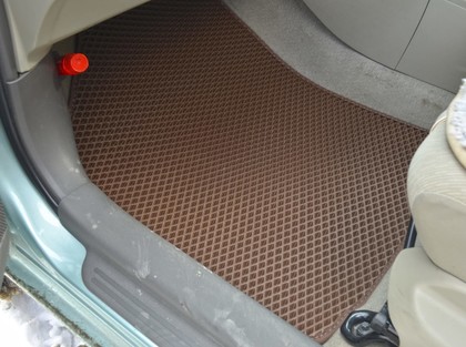 Коврики на Toyota Belta 2005 - 2012 в Саранске