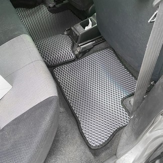 Коврики на Daihatsu Storia 1998 - 2004 в Саранске