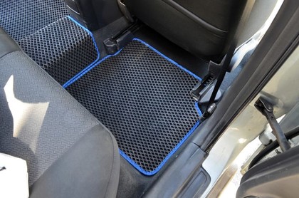 Коврики на Toyota Avensis II 2002 - 2008 в Саранске