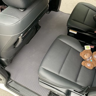 Коврики на Toyota Voxy (R80) 2014 - 2021 в Саранске