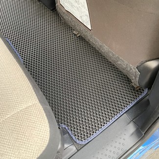 Коврики на Toyota Sienta II 2015 - 2022 в Саранске
