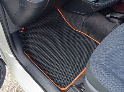 Коврики на Toyota Sienta II 2015 - 2022 в Саранске