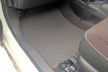 Коврики на Toyota Aqua (P10) 2011 - 2021 в Саранске