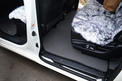 Коврики на Toyota Voxy (R80) 2014 - 2021 в Саранске