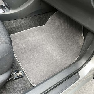 Коврики на Toyota Auris I 2006 - 2012 в Саранске