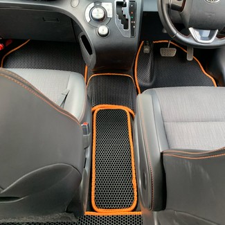 Коврики на Toyota Sienta II 2015 - 2022 в Саранске