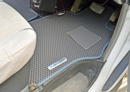 Коврики на Mitsubishi Delica 4 1994 - 2007 в Саранске