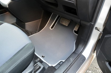 Коврики на Mazda Premacy II 2005 - 2010 в Саранске