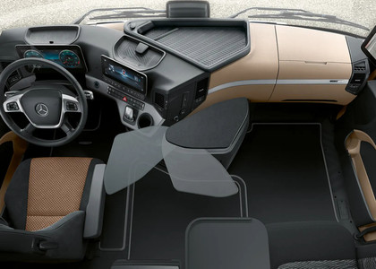 EVA коврики на Mercedes Actros MP4 MP5 тягач GigaSpace 2011 - 2025 в Саранске