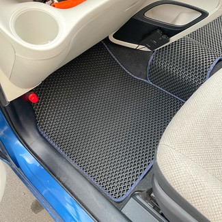 Коврики на Toyota Sienta II 2015 - 2022 в Саранске