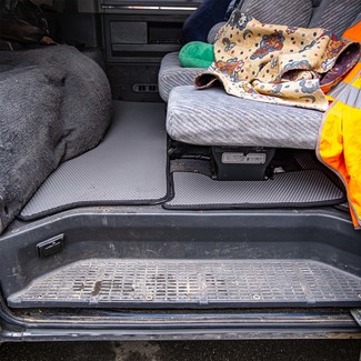 Коврики на Mitsubishi Delica 3 1986 - 1999 в Саранске