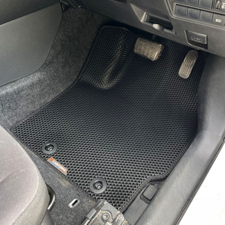 Коврики на Toyota Yaris IV 2019 - 2025 в Саранске