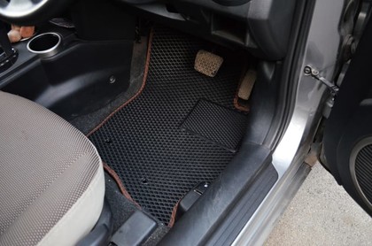 Коврики на Mazda Verisa 2004 - 2015 в Саранске