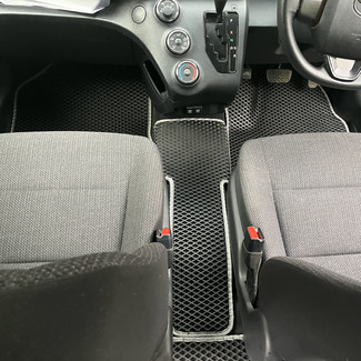 Коврики на Toyota Sienta II 2015 - 2022 в Саранске