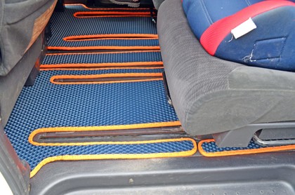Ворсовые коврики на Nissan Serena (C25) 2005 - 2010 в Саранске
