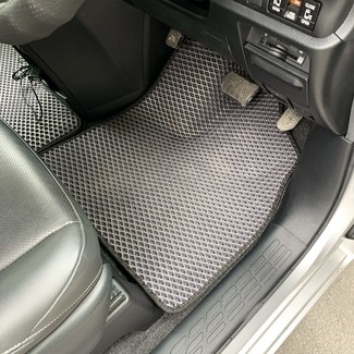 Коврики на Toyota Voxy (R80) 2014 - 2021 в Саранске