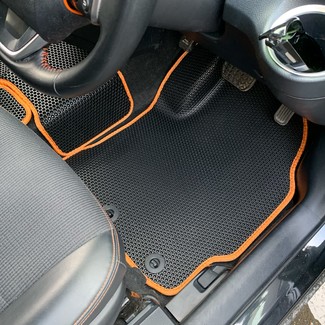 Коврики на Toyota Sienta II 2015 - 2022 в Саранске