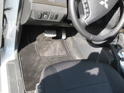 Коврики на Mitsubishi Pajero IV 2006 - 2021 в Саранске