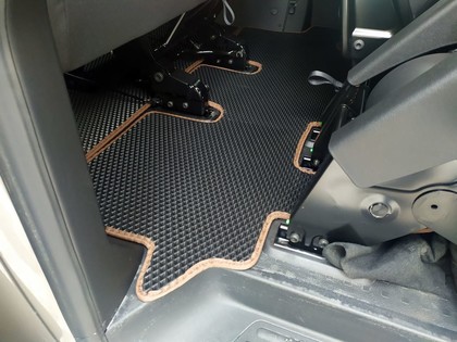 Коврики на Volkswagen Caravelle (T6) 2015 - 2019 в Саранске