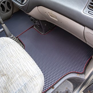 Коврики на Mitsubishi Space Gear 1994 - 2007 в Саранске