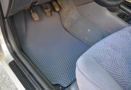 Коврики на Toyota Avensis I 1997 - 2002 в Саранске