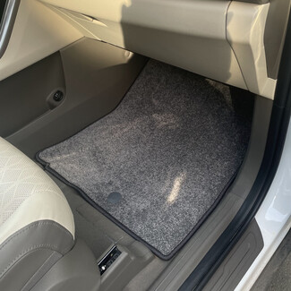 Ворсовые коврики на KIA Carnival IV 7 мест с оттоманками 2020 - 2025 в Саранске Ворсовые коврики на KIA Carnival IV 7 мест с оттоманками 2020 - 2025 в Саранске