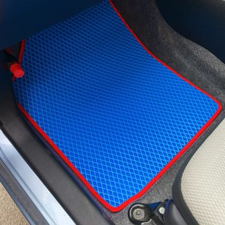 Коврики на Toyota Vitz III 2010 - 2020 в Саранске