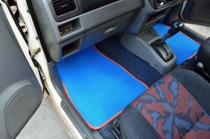 Коврики на Nissan Kix 2008 - 2012 в Саранске