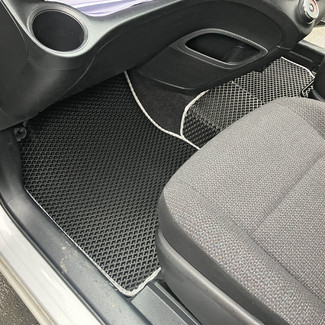 Коврики на Toyota Sienta II 2015 - 2022 в Саранске