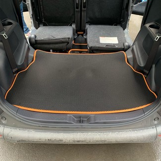 Коврики на Toyota Sienta II 2015 - 2022 в Саранске