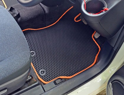Коврики на Toyota Sienta II 2015 - 2022 в Саранске