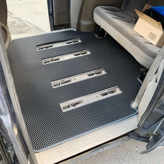 Коврики на Chrysler Voyager (RG) 2000 - 2008 в Саранске