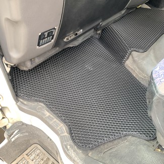 Коврики на Isuzu Forward IV узкая кабина 1994 - 2009 в Саранске